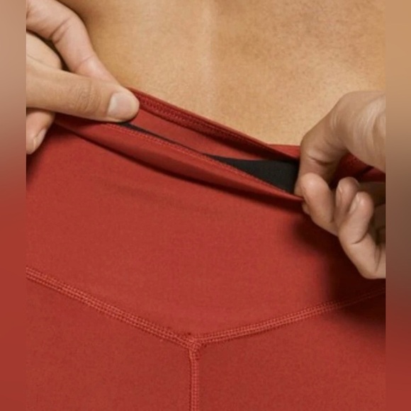 Nike Red The One Print Tight Fit Mid Rise 7/8 Leggings Size Small NWT - Picture 5 of 5